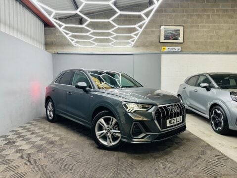 Audi Q3 1.5 TFSI CoD 35 S line S Tronic Euro 6 (s/s) 5dr 4