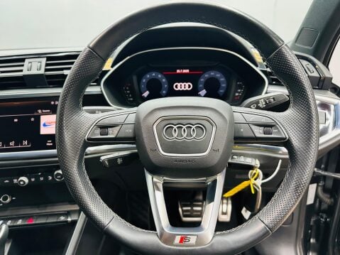 Audi Q3 1.5 TFSI CoD 35 S line S Tronic Euro 6 (s/s) 5dr 16