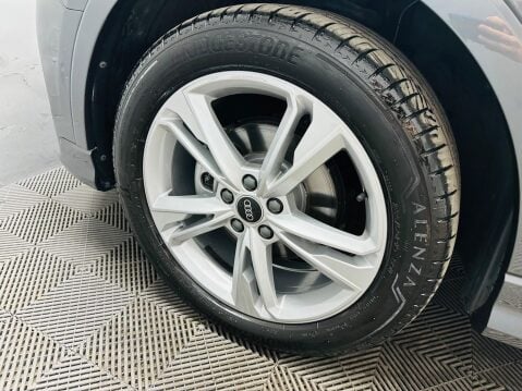 Audi Q3 1.5 TFSI CoD 35 S line S Tronic Euro 6 (s/s) 5dr 22