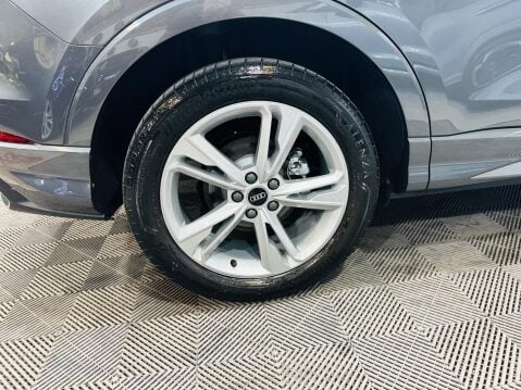 Audi Q3 1.5 TFSI CoD 35 S line S Tronic Euro 6 (s/s) 5dr 21