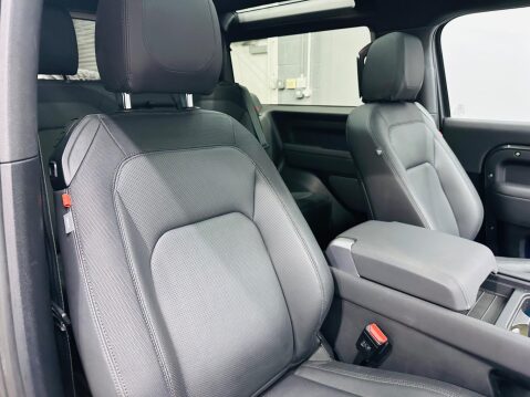 Land Rover Defender 3.0 D250 MHEV X-Dynamic SE Auto 4WD Euro 6 (s/s) 3dr 27