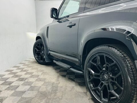 Land Rover Defender 3.0 D250 MHEV X-Dynamic SE Auto 4WD Euro 6 (s/s) 3dr 11