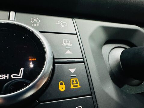 Land Rover Defender 3.0 D250 MHEV X-Dynamic SE Auto 4WD Euro 6 (s/s) 3dr 19