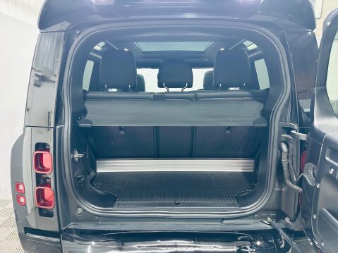 Land Rover Defender 3.0 D250 MHEV X-Dynamic SE Auto 4WD Euro 6 (s/s) 3dr 31