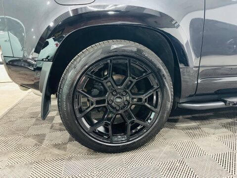 Land Rover Defender 3.0 D250 MHEV X-Dynamic SE Auto 4WD Euro 6 (s/s) 3dr 33