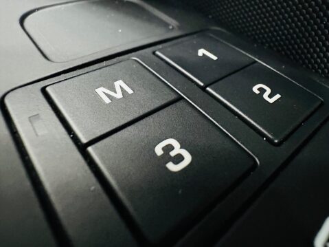 Land Rover Defender 3.0 D250 MHEV X-Dynamic SE Auto 4WD Euro 6 (s/s) 3dr 25