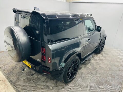 Land Rover Defender 3.0 D250 MHEV X-Dynamic SE Auto 4WD Euro 6 (s/s) 3dr 30