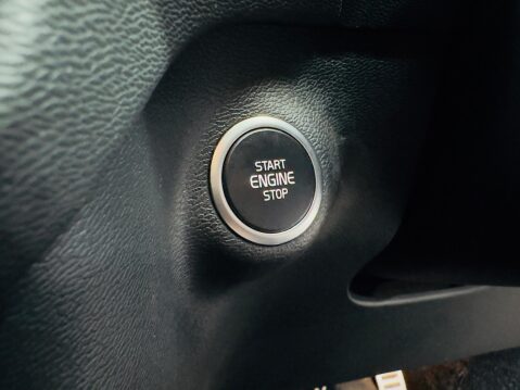 Volvo XC40 2.0 B4 MHEV R-Design Pro Auto Euro 6 (s/s) 5dr 8