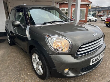 Mini Countryman 1.6 Cooper D Euro 5 (s/s) 5dr 9