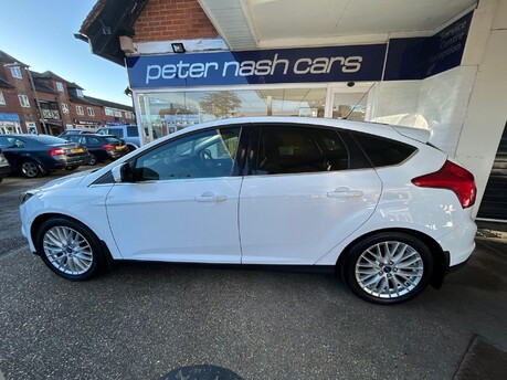 Ford Focus Zetec Euro 5 (s/s) 5dr 5