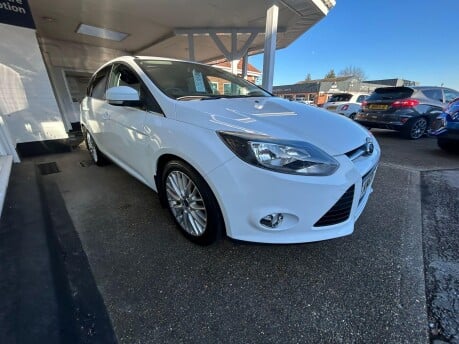 Ford Focus Zetec Euro 5 (s/s) 5dr 17