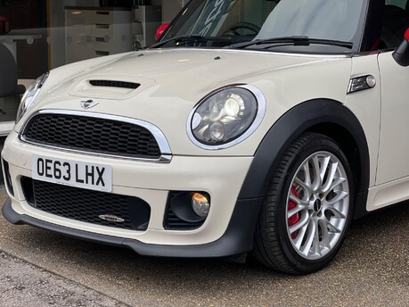 Mini Hatch 1.6 John Cooper Works Euro 5 (s/s) 3dr 11