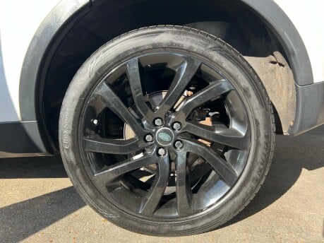 Land Rover Discovery Sport TD4 HSE BLACK 11