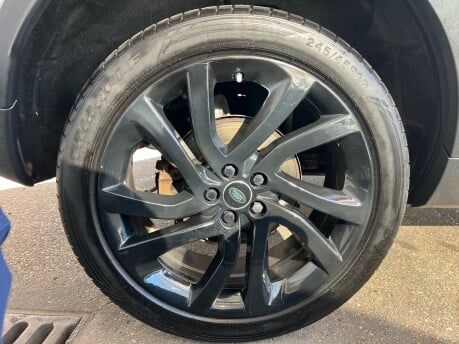 Land Rover Discovery Sport TD4 HSE BLACK 13