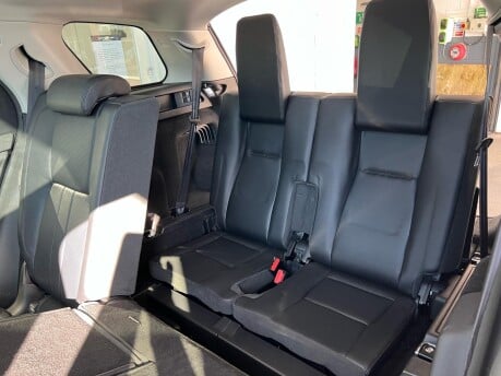 Land Rover Discovery Sport TD4 HSE BLACK 16