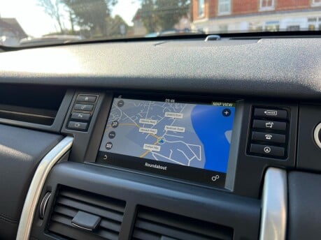 Land Rover Discovery Sport TD4 HSE BLACK 28
