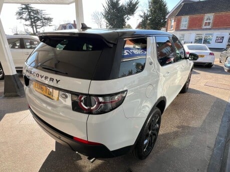 Land Rover Discovery Sport TD4 HSE BLACK 6