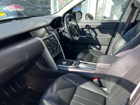 Land Rover Discovery Sport TD4 HSE BLACK 19