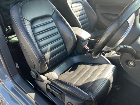 Volkswagen Scirocco 2.0 TDI GT Euro 5 3dr (Leather, Nav) 17