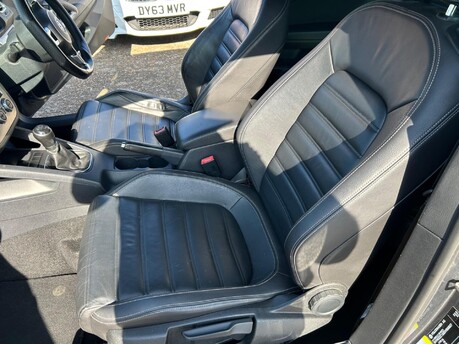 Volkswagen Scirocco 2.0 TDI GT Euro 5 3dr (Leather, Nav) 19