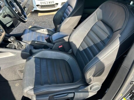 Volkswagen Scirocco 2.0 TDI GT Euro 5 3dr (Leather, Nav) 19