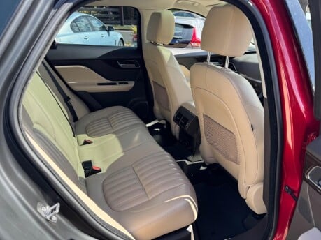 Jaguar F-Pace 2.0 D240 Portfolio Auto AWD Euro 6 (s/s) 5dr 20