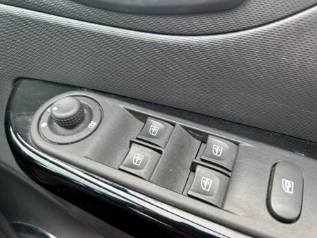Renault Captur 1.5 dCi Dynamique S MediaNav EDC Euro 5 5dr 16