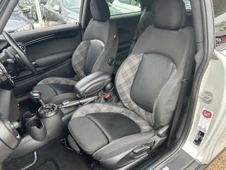 Mini Hatch 2.0 Cooper S Auto Euro 6 (s/s) 3dr 8