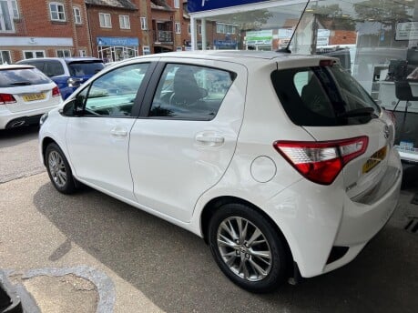 Toyota Yaris 1.0 VVT-i Icon Euro 6 5dr 3