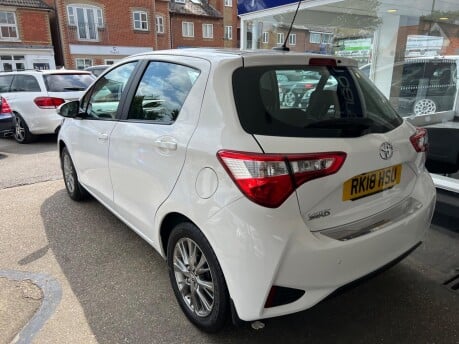 Toyota Yaris 1.0 VVT-i Icon Euro 6 5dr 4