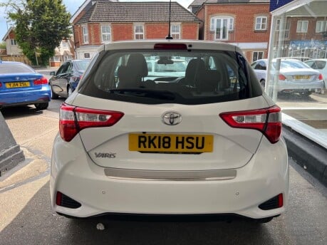 Toyota Yaris 1.0 VVT-i Icon Euro 6 5dr 5