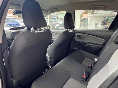 Toyota Yaris 1.0 VVT-i Icon Euro 6 5dr 17