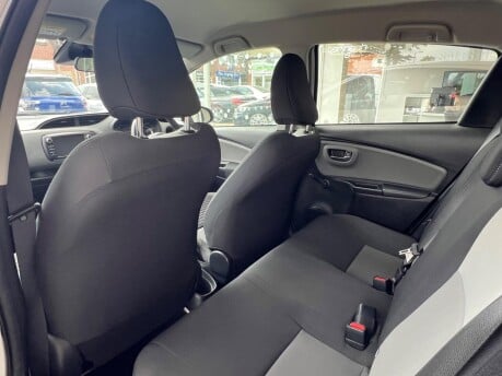 Toyota Yaris 1.0 VVT-i Icon Euro 6 5dr 17