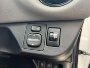 Toyota Yaris 1.0 VVT-i Icon Euro 6 5dr 31