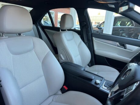 Mercedes-Benz C Class C220 CDI BLUEEFFICIENCY SPORT 34