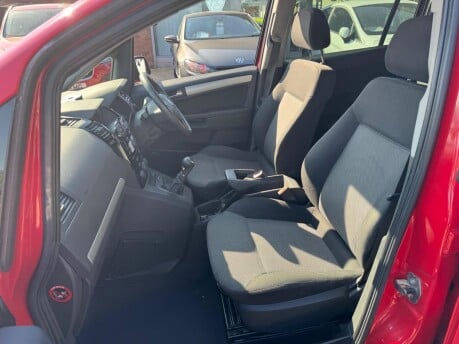 Vauxhall Zafira 1.8 16V Exclusiv Euro 5 5dr 7 Seats 17