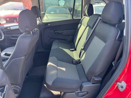 Vauxhall Zafira 1.8 16V Exclusiv Euro 5 5dr 7 Seats 19