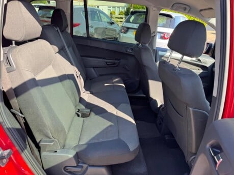 Vauxhall Zafira 1.8 16V Exclusiv Euro 5 5dr 7 Seats 22