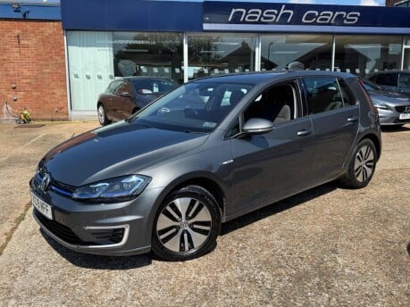 Volkswagen Golf 35.8kWh e-Golf Auto 5dr 2