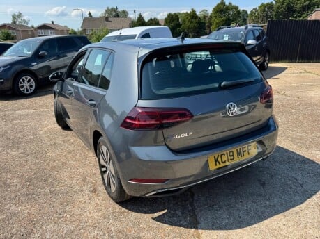 Volkswagen Golf 35.8kWh e-Golf Auto 5dr 6