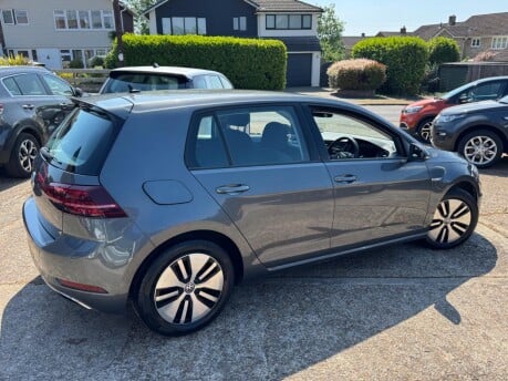 Volkswagen Golf 35.8kWh e-Golf Auto 5dr 9