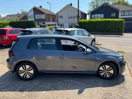 Volkswagen Golf 35.8kWh e-Golf Auto 5dr 10