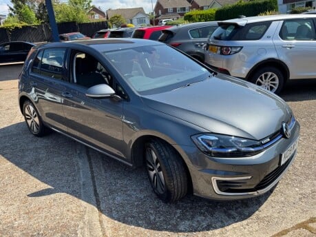 Volkswagen Golf 35.8kWh e-Golf Auto 5dr 11