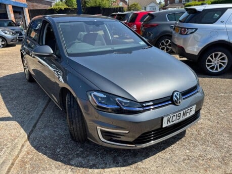 Volkswagen Golf 35.8kWh e-Golf Auto 5dr 12