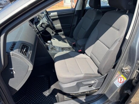 Volkswagen Golf 35.8kWh e-Golf Auto 5dr 15