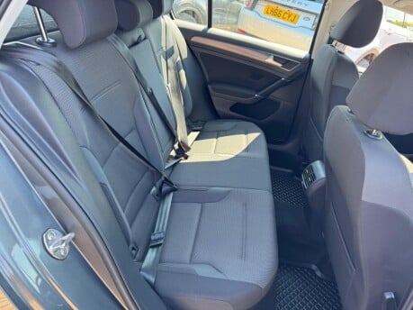 Volkswagen Golf 35.8kWh e-Golf Auto 5dr 20