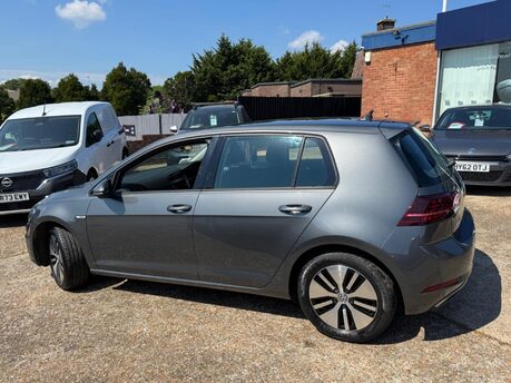 Volkswagen Golf 35.8kWh e-Golf Auto 5dr 4