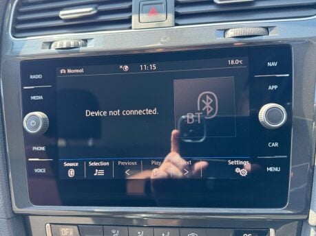 Volkswagen Golf 35.8kWh e-Golf Auto 5dr 30
