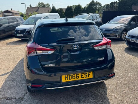 Toyota Auris 1.8 VVT-h Design CVT Euro 6 (s/s) 5dr (Safety Sense) 5