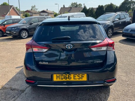 Toyota Auris 1.8 VVT-h Design CVT Euro 6 (s/s) 5dr (Safety Sense) 6